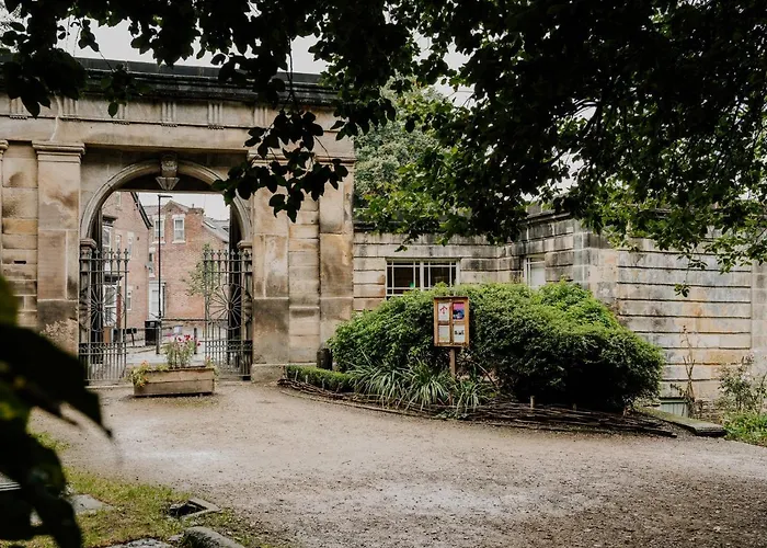 Beautiful Grade II Listed Gatehouse In Great Location